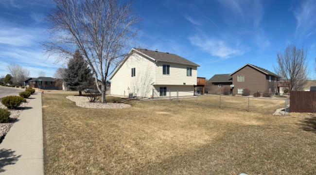 4012 Grapevine Ln in Rapid City, SD - Building Photo - Building Photo