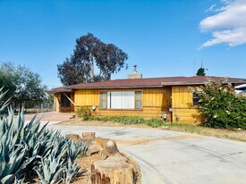35014 82nd St E in Littlerock, CA - Building Photo