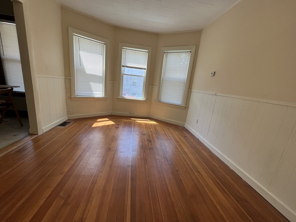 53 Litchfield St in Boston, MA - Building Photo