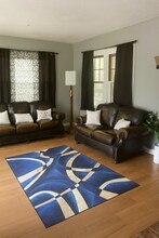 325 Voorheis St in Pontiac, MI - Foto de edificio - Building Photo