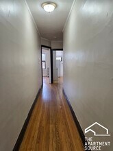 2417 W Sunnyside Ave, Unit 2 in Chicago, IL - Building Photo - Building Photo