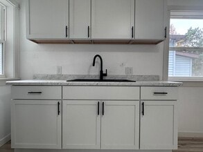 1016 4th Ave, Unit Lower in Antigo, WI - Foto de edificio - Building Photo