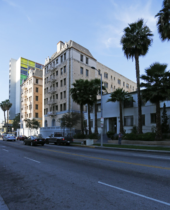 Chateau LaMartine Apartments in Los Angeles, CA - Foto de edificio