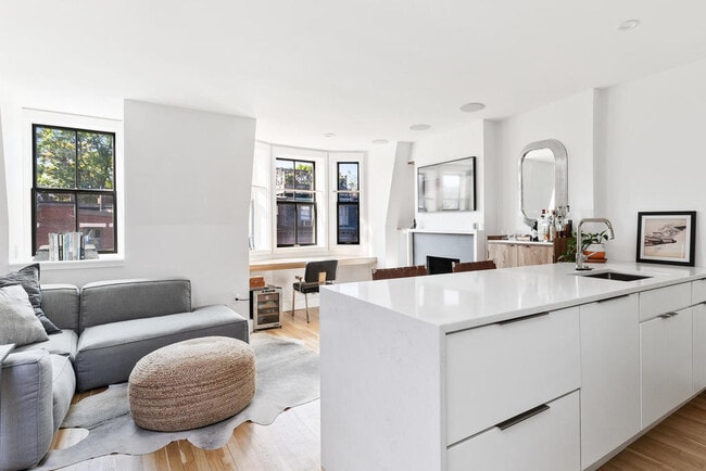 76 Appleton St, Unit 3 in Boston, MA - Foto de edificio - Building Photo