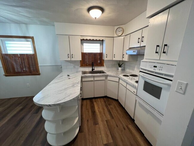 908 S Bauch Ave in Freeport, IL - Building Photo - Building Photo