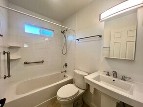 304 Rosario Dr in Santa Barbara, CA - Building Photo - Building Photo