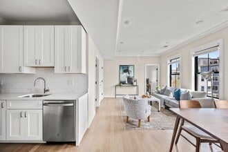 303 Maverick St, Unit 4 in Boston, MA - Building Photo - Building Photo