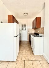 2801 W Lunt Ave-Unit -K2 in Chicago, IL - Building Photo - Building Photo