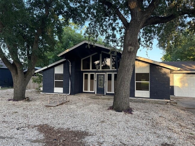 property at 124 Bluff Dr