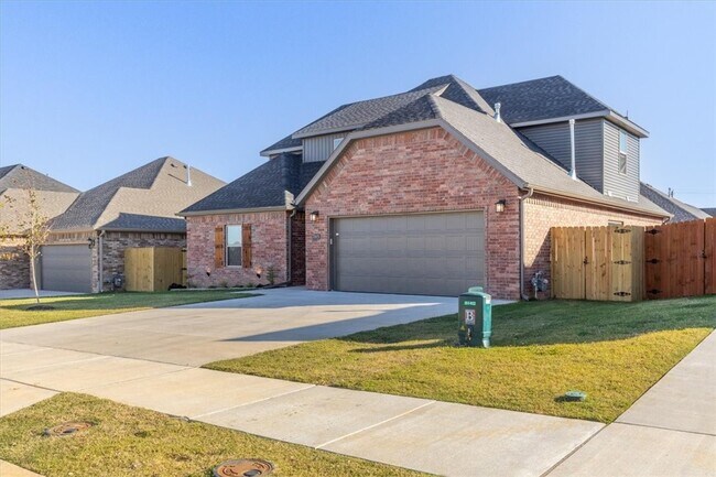 7005 SW High Meadow Blvd in Bentonville, AR - Building Photo - Building Photo