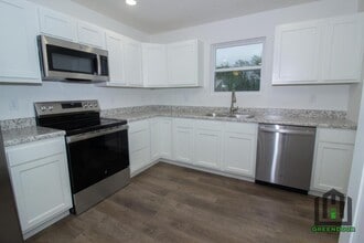 303 Lion St in Dixon, MO - Building Photo - Building Photo