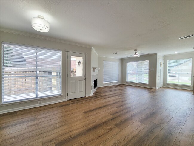 property at 3658 Villa Glen Dr