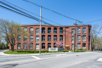 River Bend Condominiums in East Taunton, MA - Building Photo - Building Photo