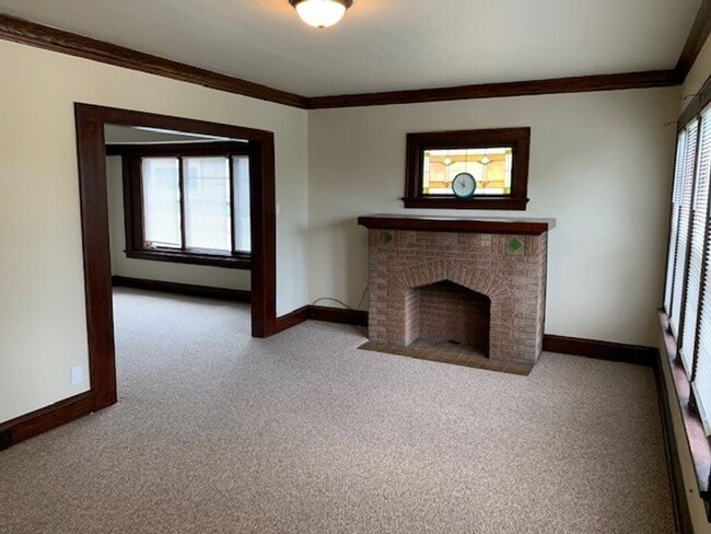1034 S 76th St in West Allis, WI - Building Photo - Building Photo