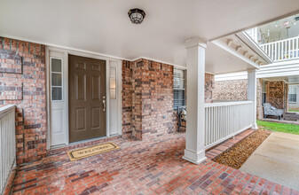 1033 W Montebello Cir in Memphis, TN - Building Photo - Building Photo