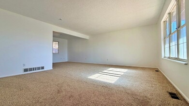 17125 E Pacific Pl in Aurora, CO - Building Photo - Building Photo