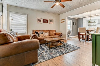 523 E Cache La Poudre St in Colorado Springs, CO - Foto de edificio - Building Photo