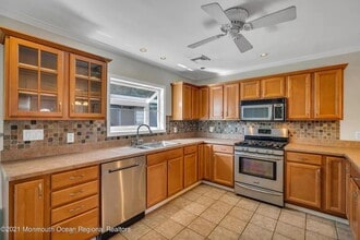 6 Locust St in Highlands, NJ - Building Photo - Building Photo