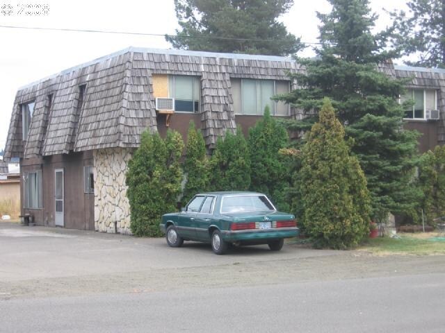 112 Sunset St in Sutherlin, OR - Foto de edificio - Building Photo