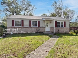 588 Catskill Dr in Pittsburgh, PA - Building Photo