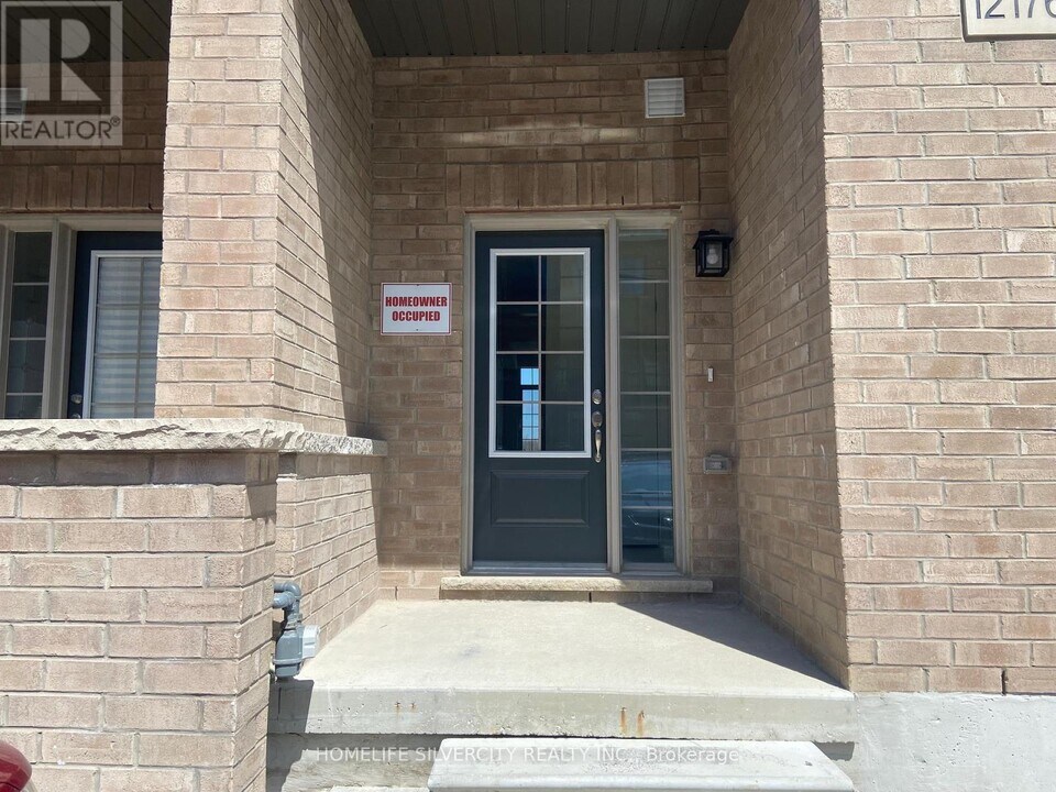 12176 McLaughlin Rd in Caledon, ON - Building Photo