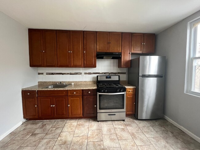 64 Rutgers Ave, Unit 2 in Jersey City, NJ - Building Photo - Building Photo