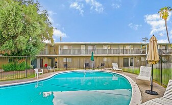 535 W Barnard St in Blythe, CA - Building Photo