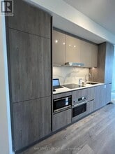 8 Interchange Wy in Vaughan, ON - Building Photo - Building Photo