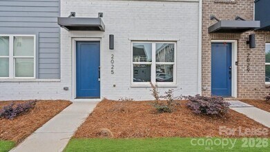 2025 Clarksdale Dr in Charlotte, NC - Building Photo - Building Photo