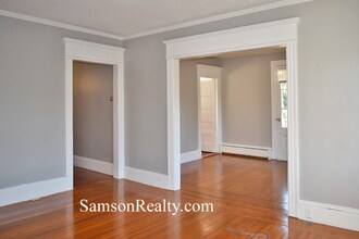 136 Irving Ave, Unit 4 in Providence, RI - Foto de edificio - Building Photo