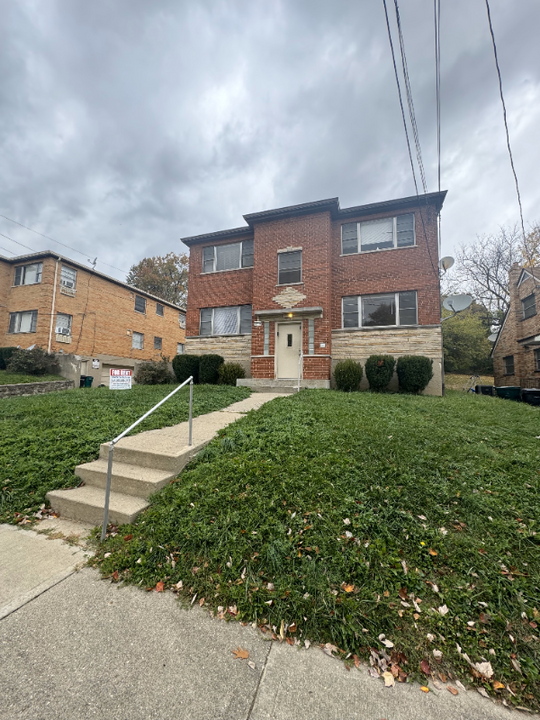 4778 Clevesdale Dr in Cincinnati, OH - Building Photo