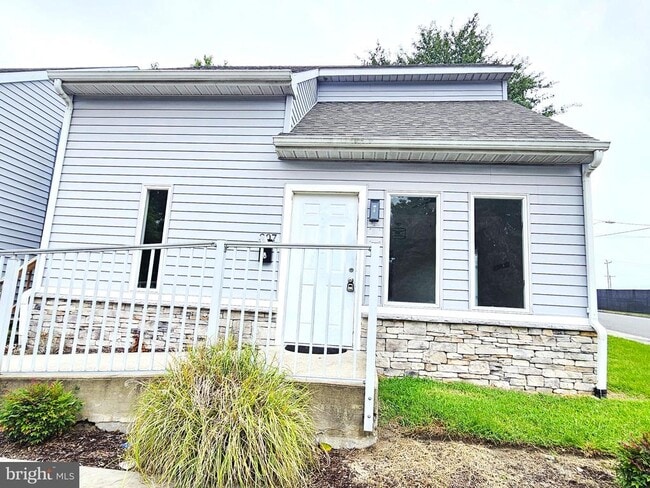 207 Monticello Ave