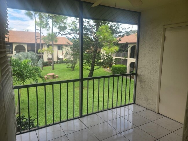 317 Knotty Pine Cir in Greenacres, FL - Building Photo - Building Photo