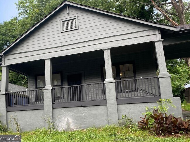 property at 1053 Metropolitan Pkwy SW