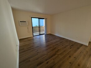 10246 Black Mountain Rd, Unit 127 in San Diego, CA - Building Photo - Building Photo