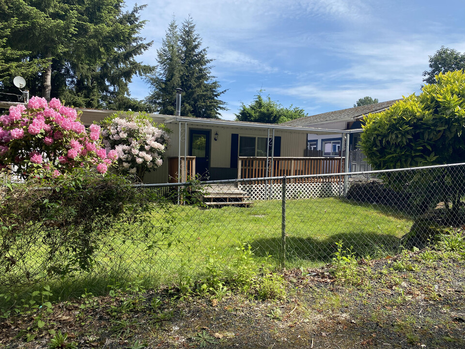 3061 SE Maple St in Port Orchard, WA - Building Photo