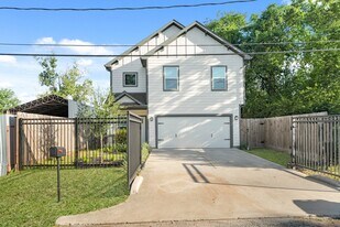 7725 King St in Houston, TX - Building Photo