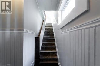 76 Richmond St in Brantford, ON - Building Photo - Building Photo