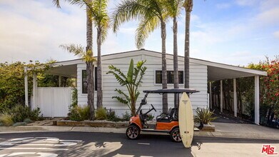 29500 Heathercliff Rd in Malibu, CA - Building Photo - Building Photo