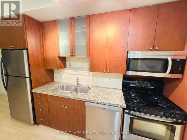 1 Shaw St in Toronto, ON - Building Photo - Building Photo