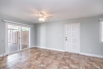 4720 S Kenneth Pl in Tempe, AZ - Building Photo - Building Photo