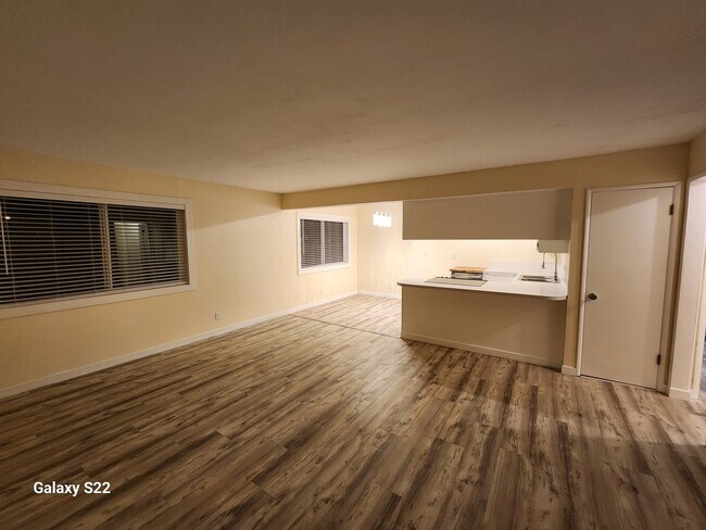 1640 8th Ave in Longview, WA - Foto de edificio - Building Photo