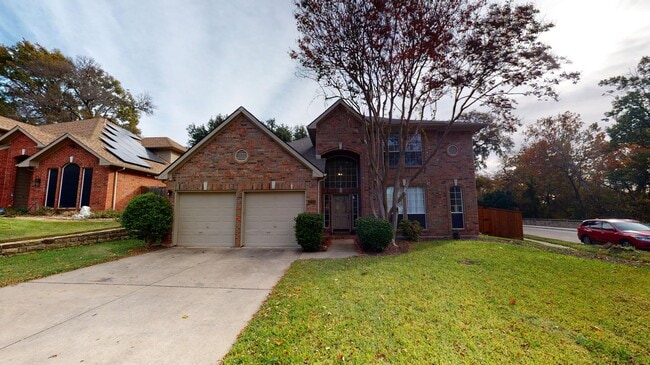 Remodeled Plano home with great fenced backyard in Plano, TX - Foto de edificio - Building Photo