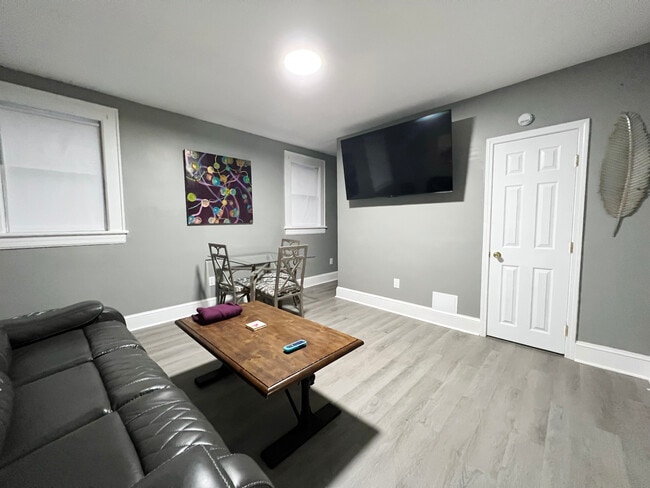 property at 817 Ferdinand Ave SW