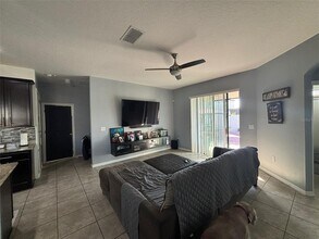 1000 Vicenza St in St. Cloud, FL - Building Photo - Building Photo