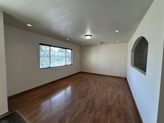 7026 Westbrook Ave in Las Vegas, NV - Building Photo - Building Photo