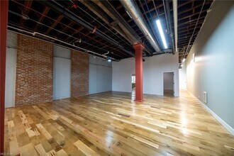 635 W Lakeside Ave, Unit 100 A1 in Cleveland, OH - Foto de edificio - Building Photo