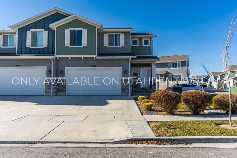 8209 N Cedar Springs Rd in Eagle Mountain, UT - Building Photo