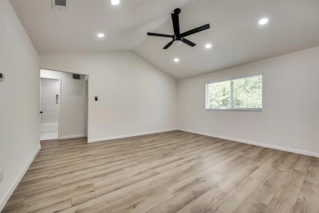1004 Darnell Ave in Benbrook, TX - Building Photo - Building Photo