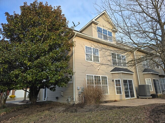44155 Azalea Ct in California, MD - Foto de edificio - Building Photo